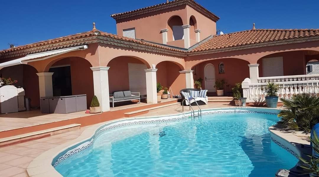 Les Collines D'Ugernum Bed & Breakfast Бокер Екстериор снимка
