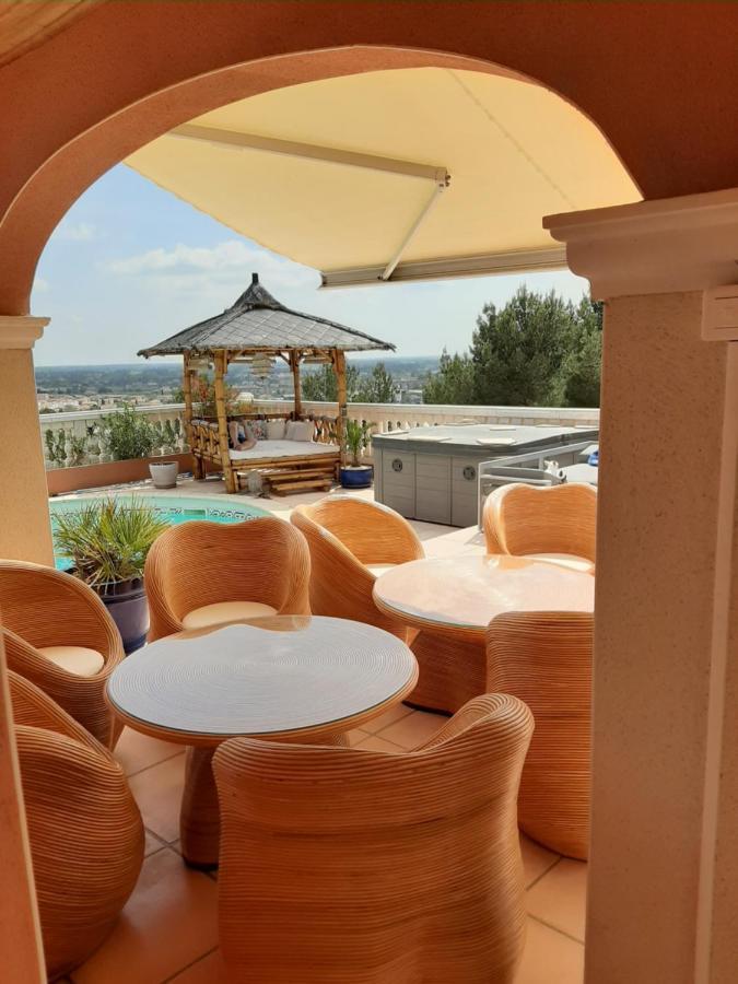 Les Collines D'Ugernum Bed & Breakfast Бокер Екстериор снимка