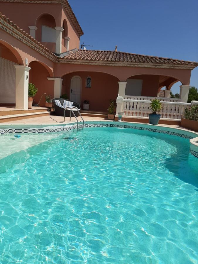 Les Collines D'Ugernum Bed & Breakfast Бокер Екстериор снимка